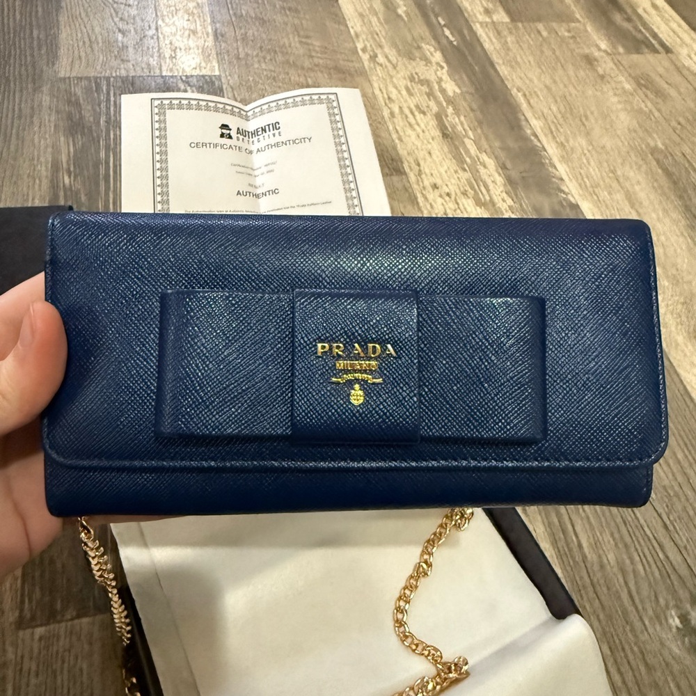 Prada saffiano wallet authentic with coa